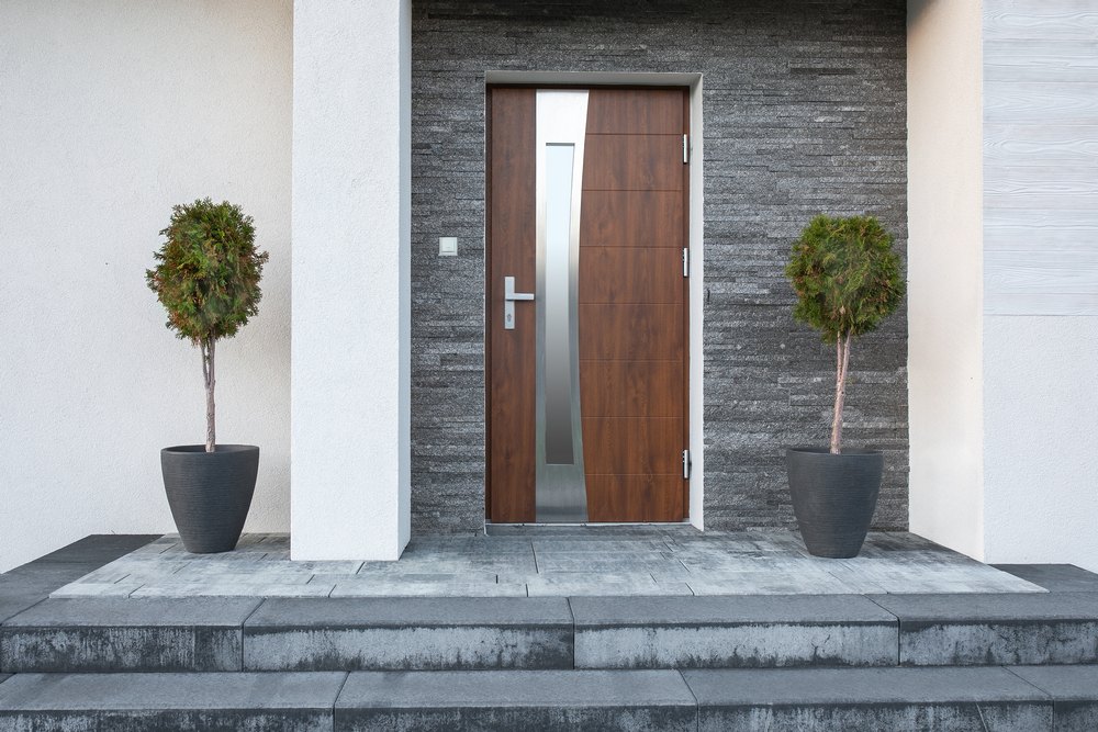 Входная дверь с тремя петлями Входная дверь с тремя петлями