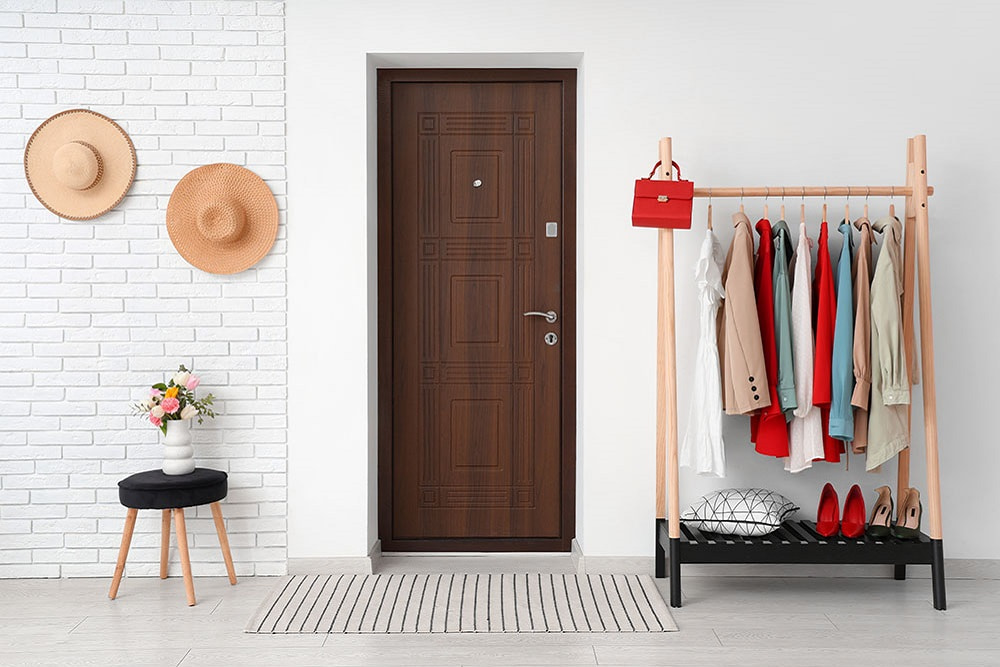 Входная дверь с ночной задвижкой Входная дверь с ночной задвижкой